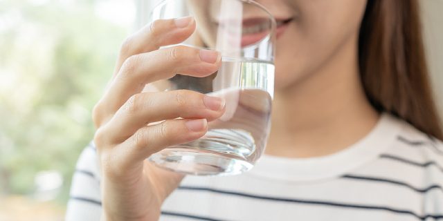 4 Amazing Ways Staying Hydrated Can Benefit Your Skin