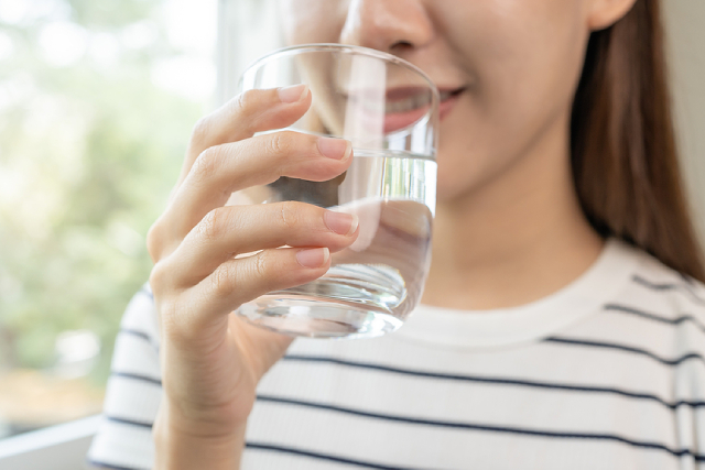 4 Amazing Ways Staying Hydrated Can Benefit Your Skin