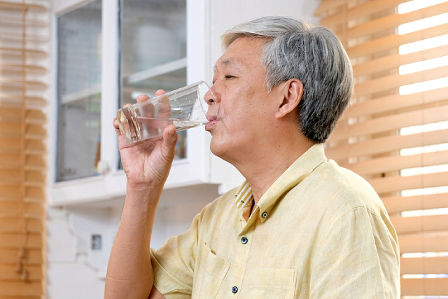 Hydration Tips For Seniors: Staying Healthy As You Age